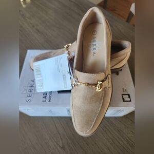 Serra Women's Beige Loafers with Gold Accent NWT